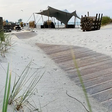 Διαμέρισμα Direkt Am Mit Meerblick Inclusive Strandkorb In Der Saison