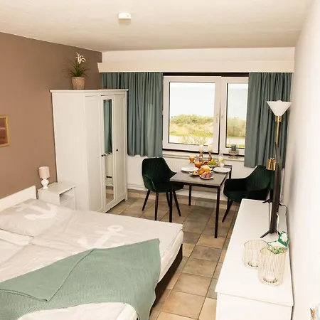 Direkt Am Mit Meerblick Perfekt Für 2 Personen * Heiligenhafen